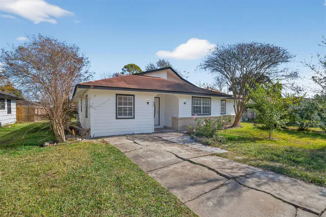 $229,900 | 907 South 3rd Street, La Porte, TX 77571