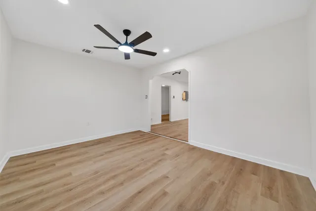 $224,900 | 907 South 3rd Street, La Porte, TX 77571