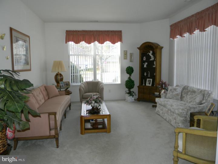 59 Mayfair Road Southampton, NJ 08088 - Photo 4 of 19 Gallery Image 4