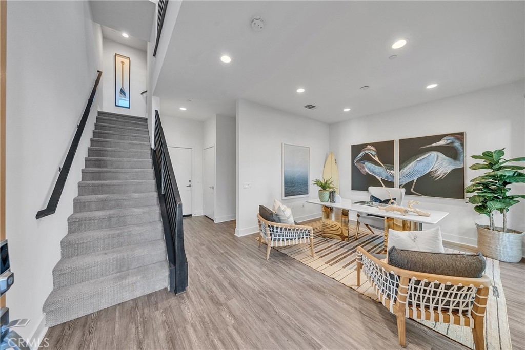 687 Doheny Costa Mesa, CA 92627 - Photo 3 of 59