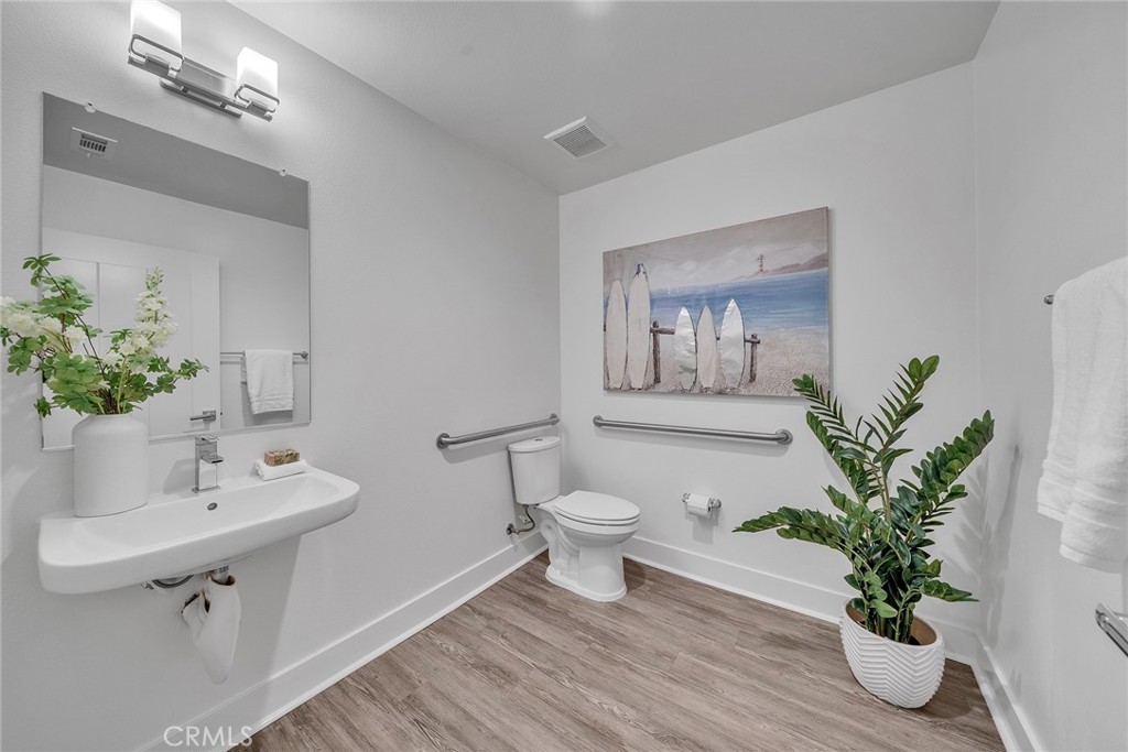 687 Doheny Costa Mesa, CA 92627 - Photo 37 of 59