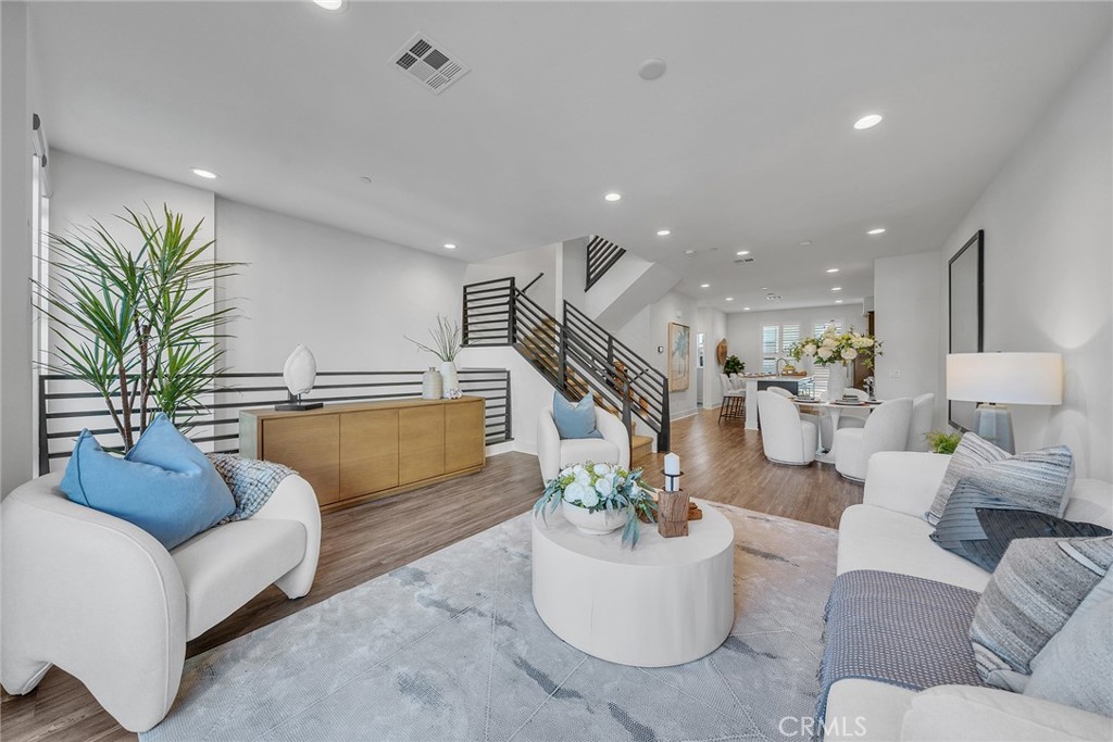 687 Doheny Costa Mesa, CA 92627 - Photo 7 of 59