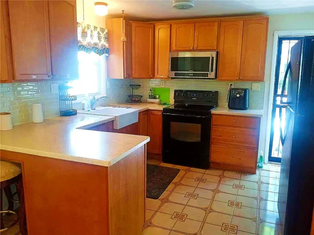 $2,200 | 151 Burben Way, Gates, NY 14624