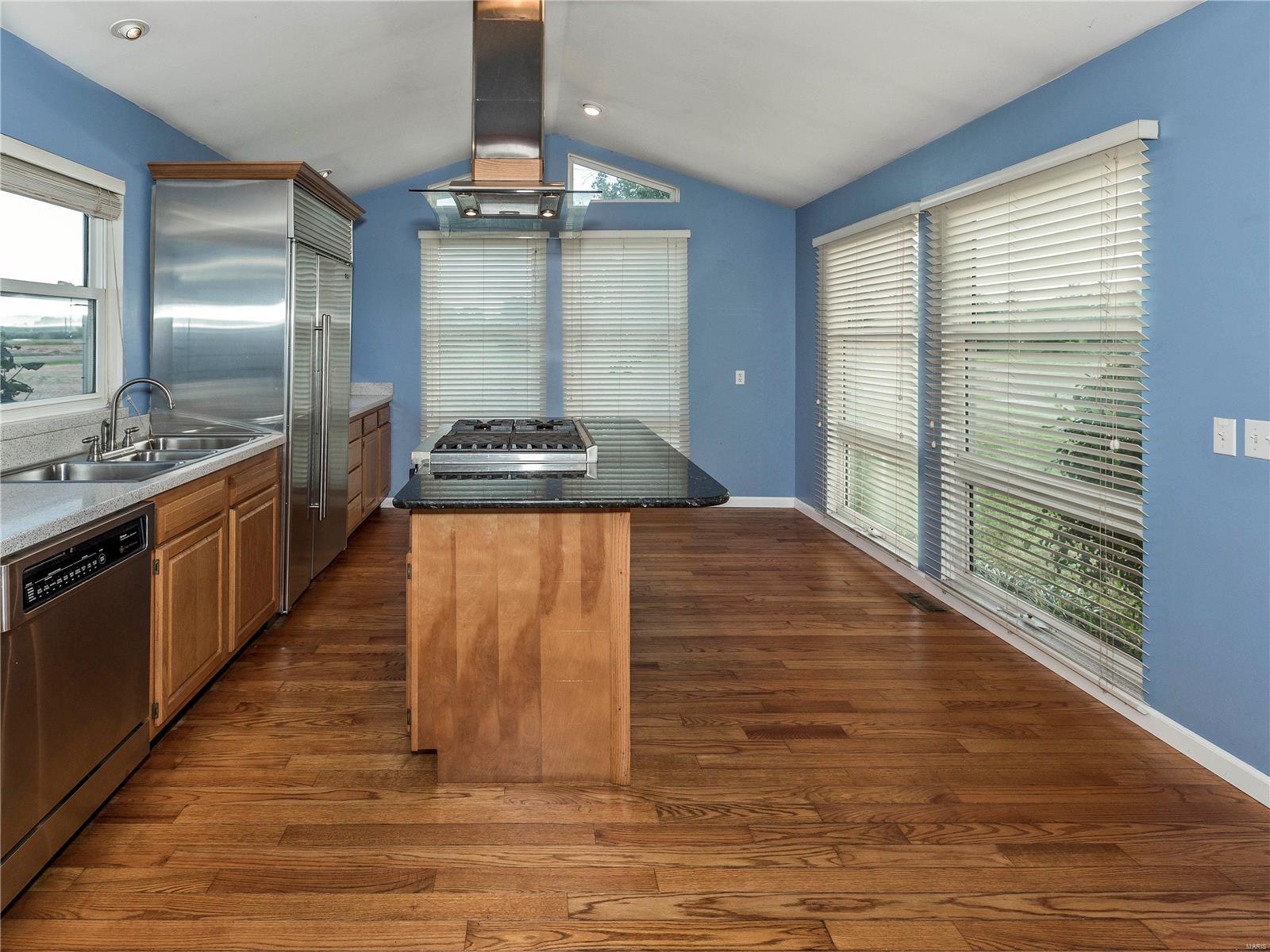 1345 Cypress Road St. Jacob, IL 62281 - Photo 8 of 33