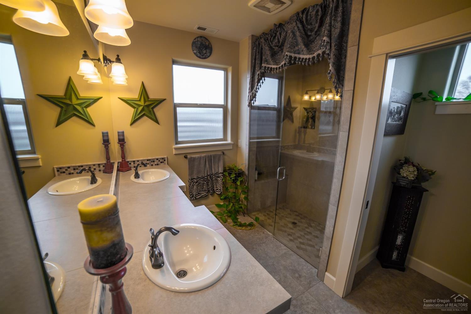 211 Northwest Saddle Ridge Loop Prineville, OR 97754 - Photo 10 of 23 Additional Photo