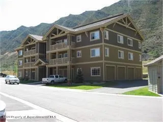 $2,200 | 646 River View Drive, New Castle, CO 81647