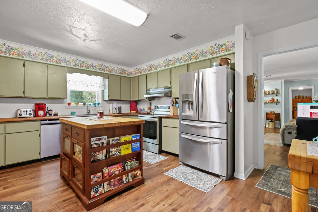 412 Pierce Street Jesup, GA 31545 - Photo 10 of 62