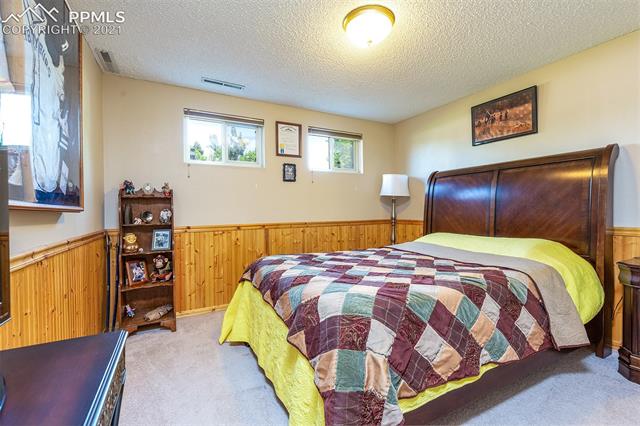 4313 Ridgeglen Road Colorado Springs, CO 80918 - Photo 15 of 18