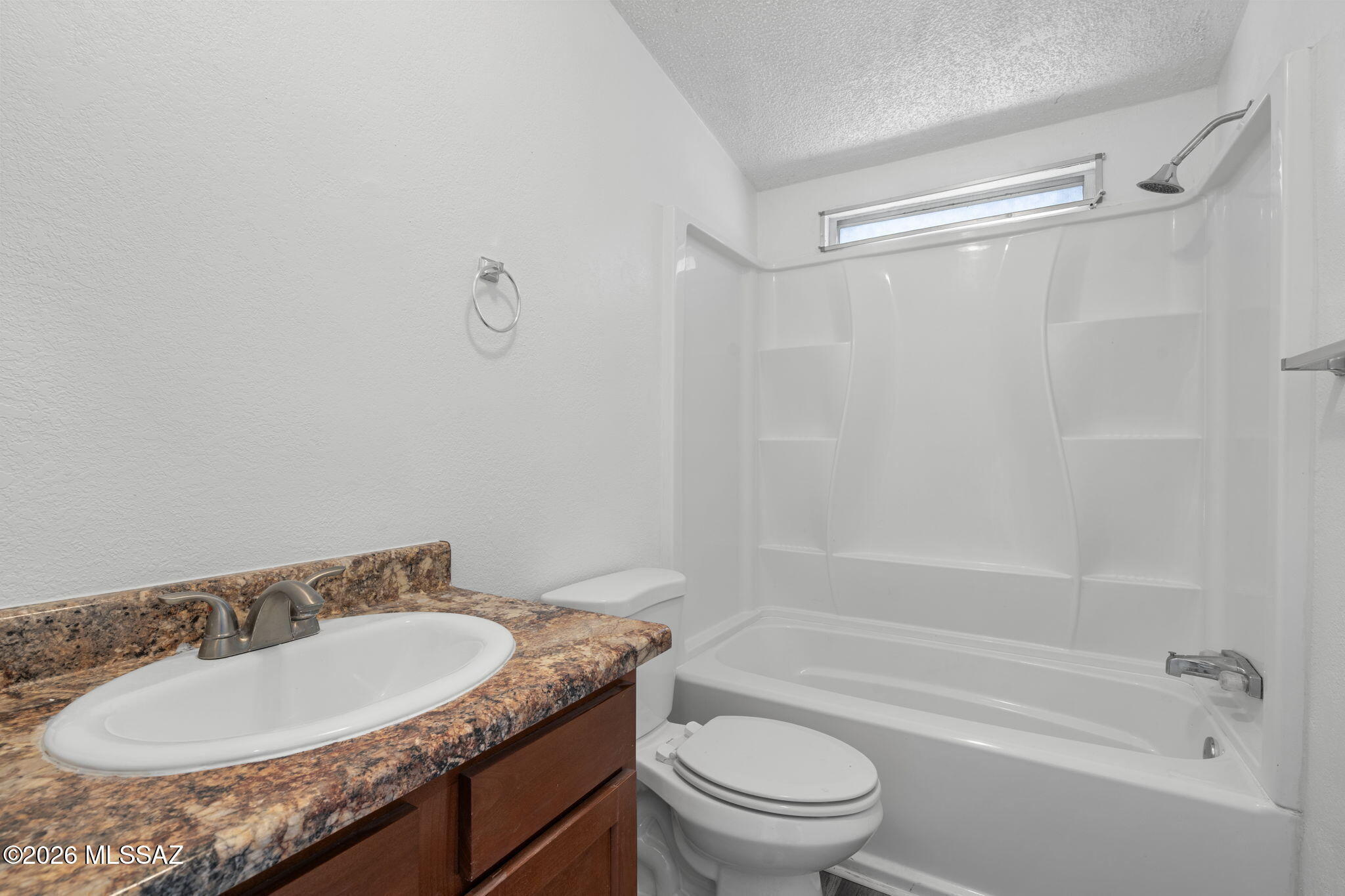5955 South Arrow Road Tucson, AZ 85757 - Photo 23 of 32 Bathroom