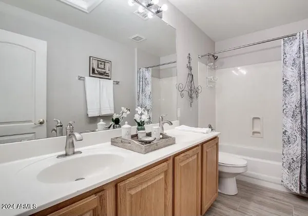 $4,900 | 16848 South 13th Place, Phoenix, AZ 85048