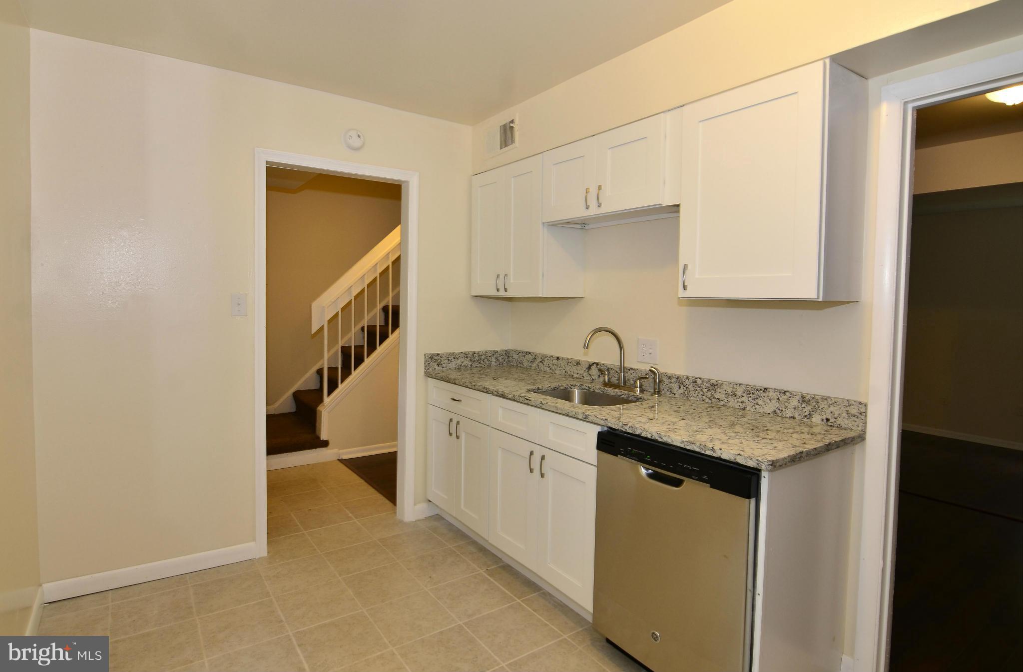 2473 Pyrenees Court Reston, VA 20191 - Photo 4 of 14 Kitchen