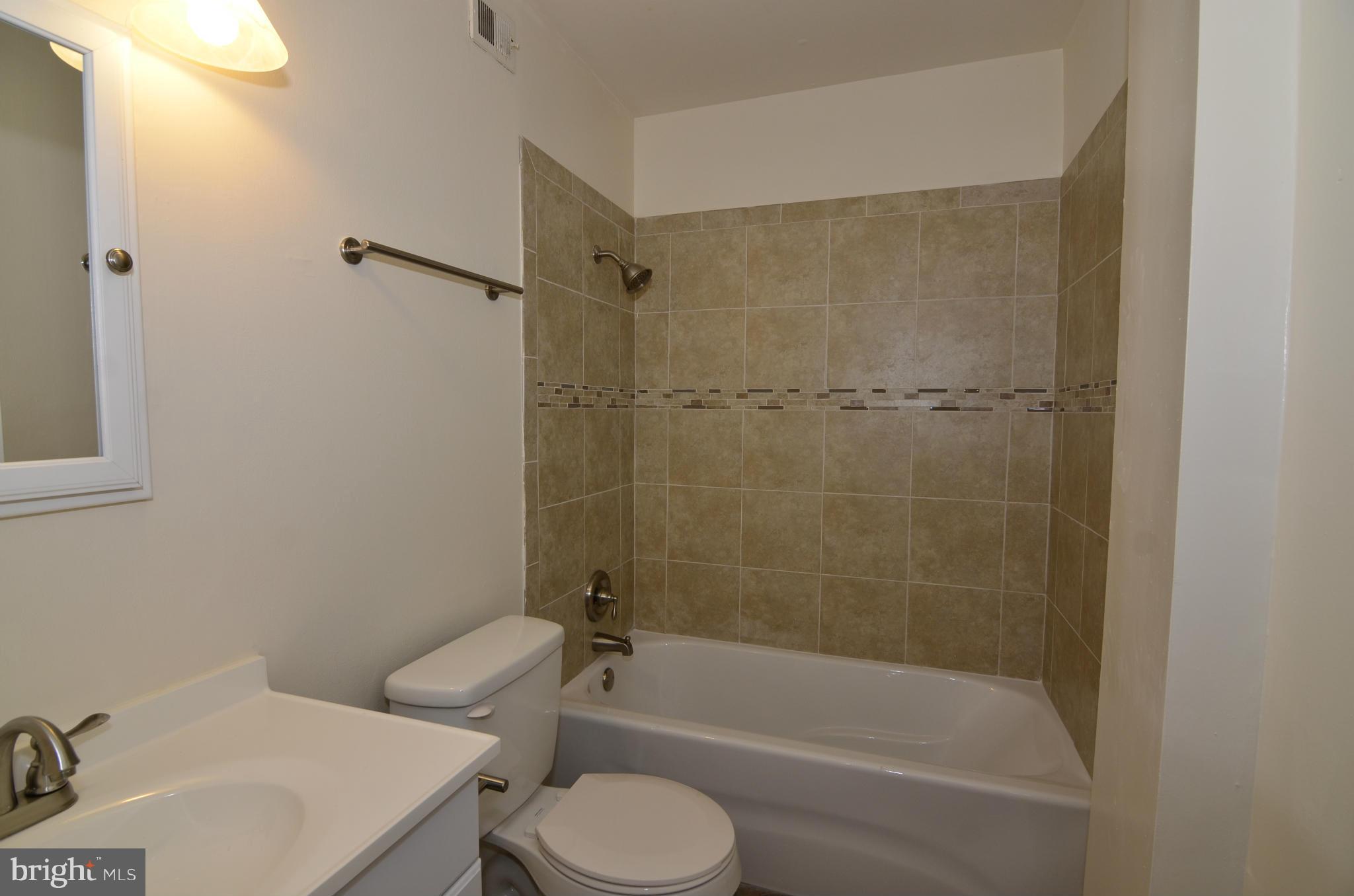 2473 Pyrenees Court Reston, VA 20191 - Photo 9 of 14 Bath