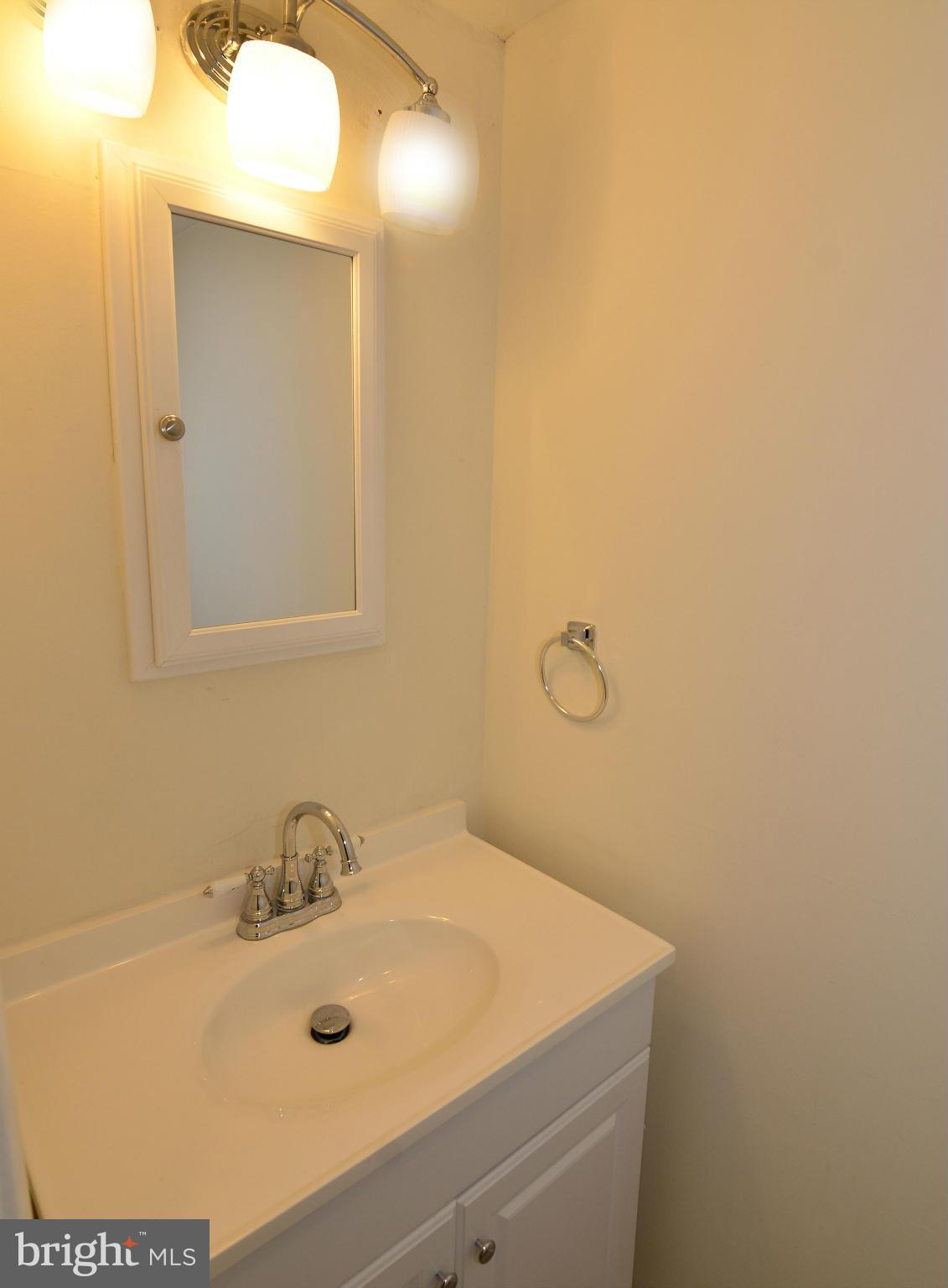2473 Pyrenees Court Reston, VA 20191 - Photo 10 of 14 Bath