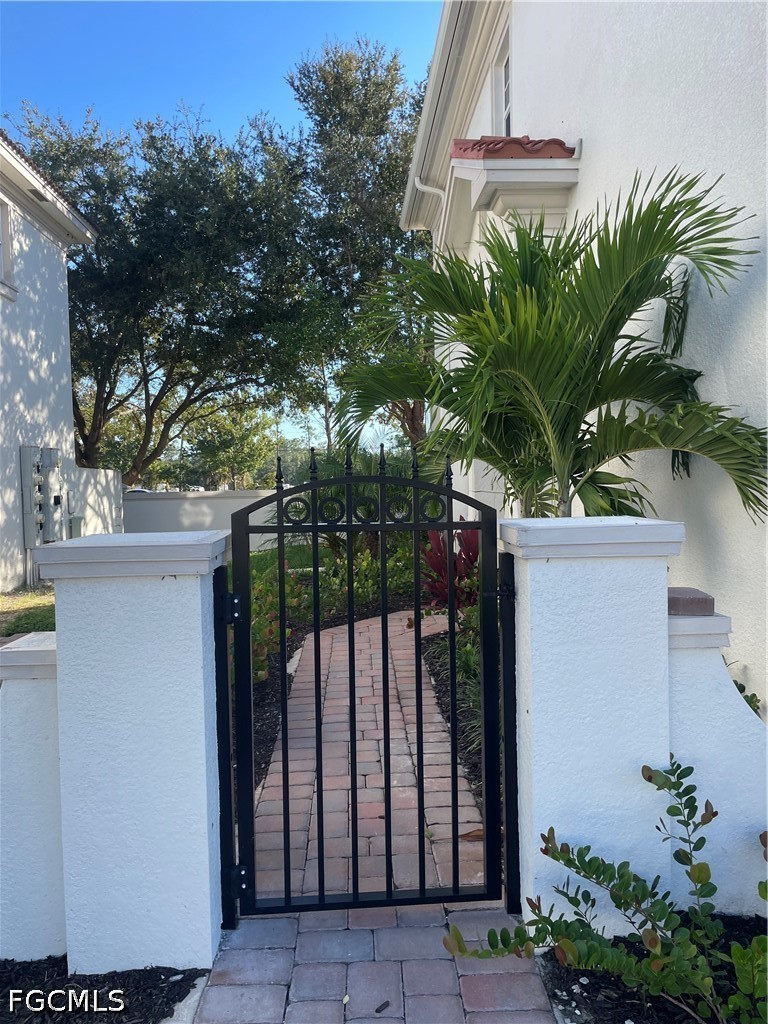 7073 Venice Way, Unit 2701 Naples, FL 34119 - Photo 2 of 9