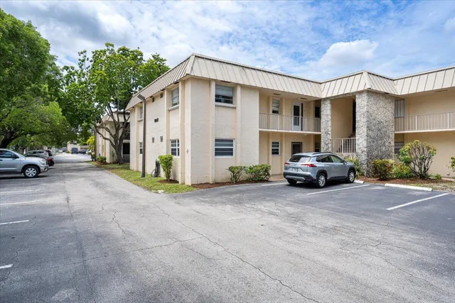 $199,500 | 10821 North Military Trail, Unit 3, Palm Beach Gardens, FL 33410