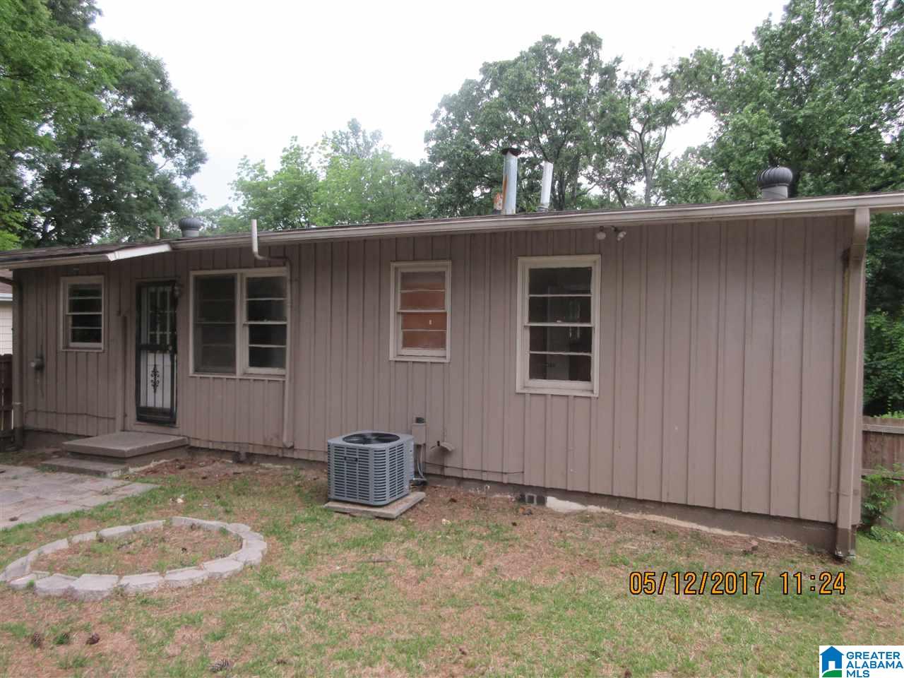 943 Rutledge Drive Fairfield, AL 35064 - Photo 2 of 10