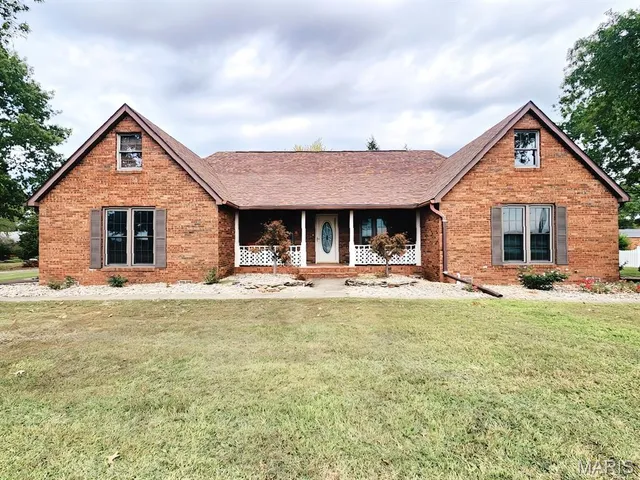 $339,900 | 207 West Moro Drive, Moro, IL 62067