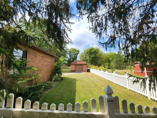 $339,900 | 207 West Moro Drive, Moro, IL 62067