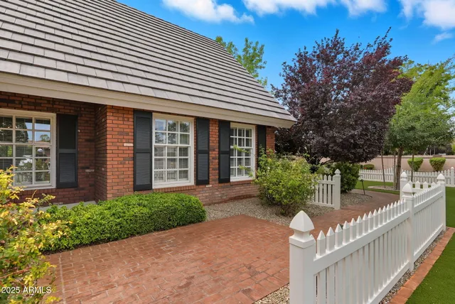 $3,349,000 | 1001 East Caroline Lane, Tempe, AZ 85284