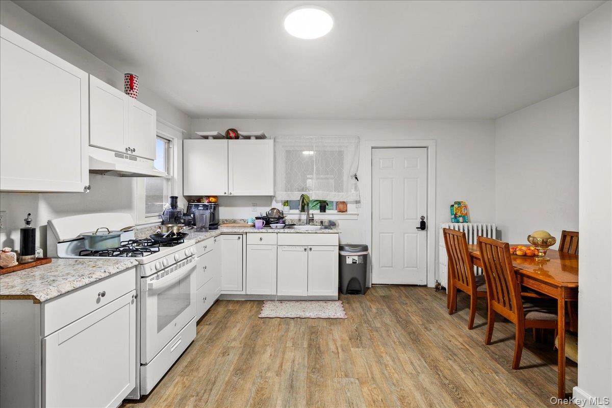 95 Grant Street Rye Brook, NY 10573 - Photo 16 of 30 Apt 2 - Kitchen
