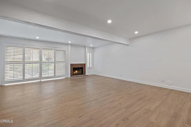 $675,000 | 5720 Owensmouth Avenue, Unit 125, Woodland Hills, CA 91367