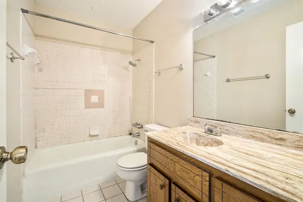 $1,150 | 1108 West Houston Street, Sherman, TX 75092