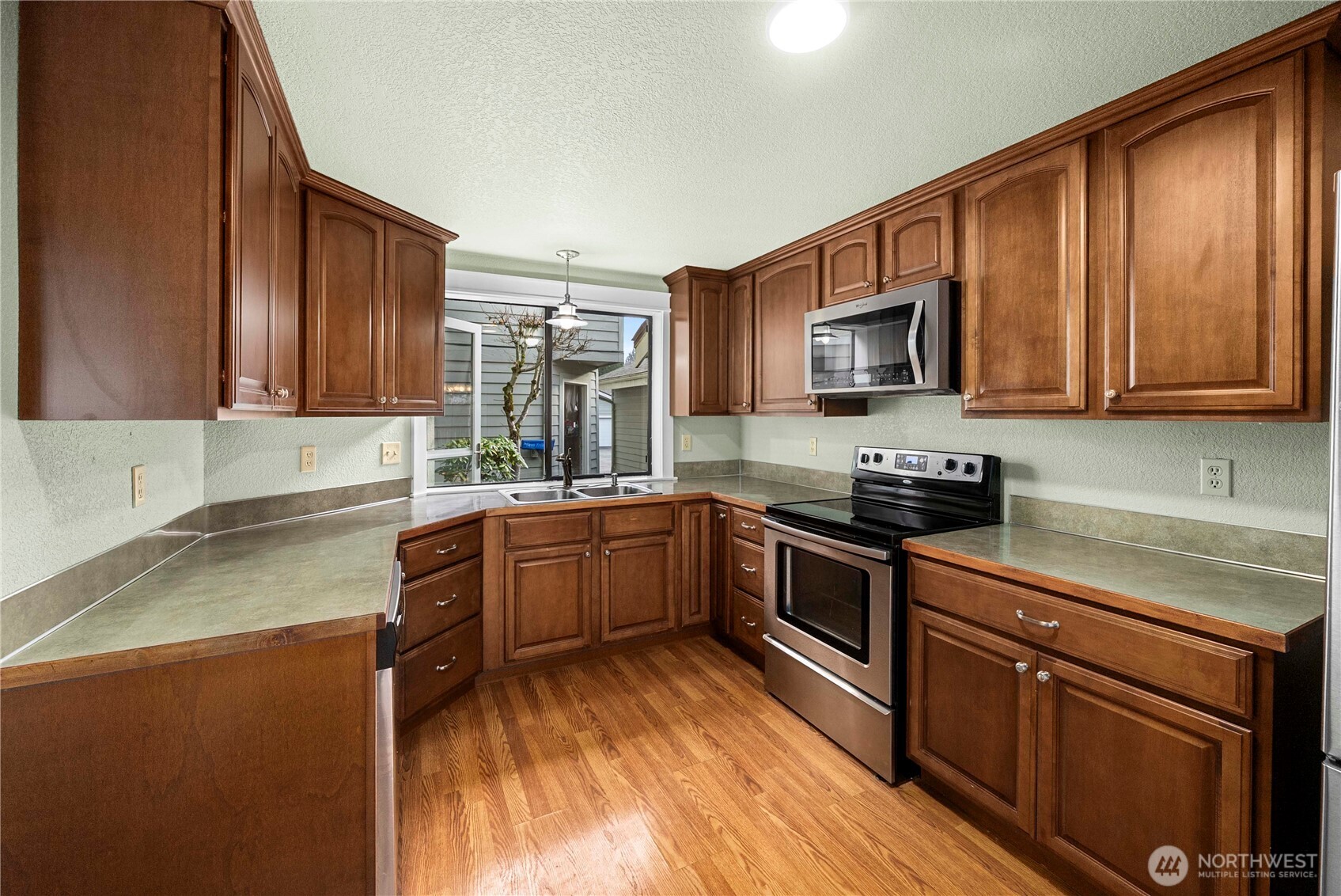 1330 Boise Street Fircrest, WA 98466 - Photo 10 of 39