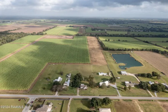 $180,000 | 699 Maurice La, Maurice, LA 70555