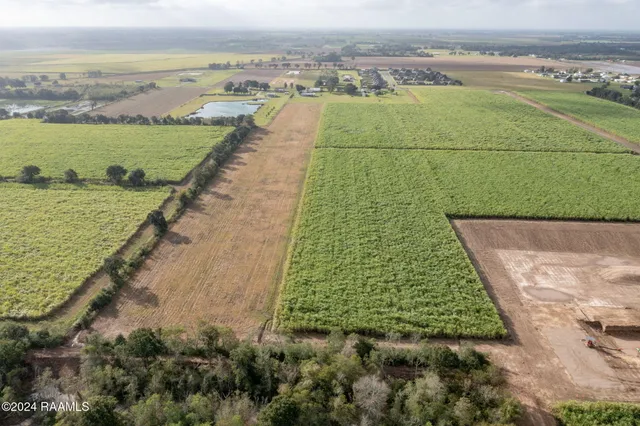 $180,000 | 699 Maurice La, Maurice, LA 70555