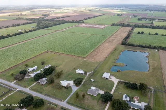 $180,000 | 699 Maurice La, Maurice, LA 70555
