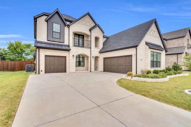 $649,500 | 624 Singing Water Drive, Rockwall, TX 75087