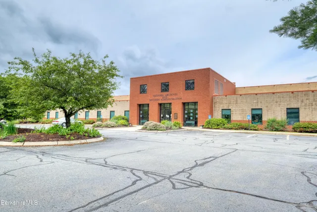 $15 | 10 Conte Drive, Pittsfield, MA 01201