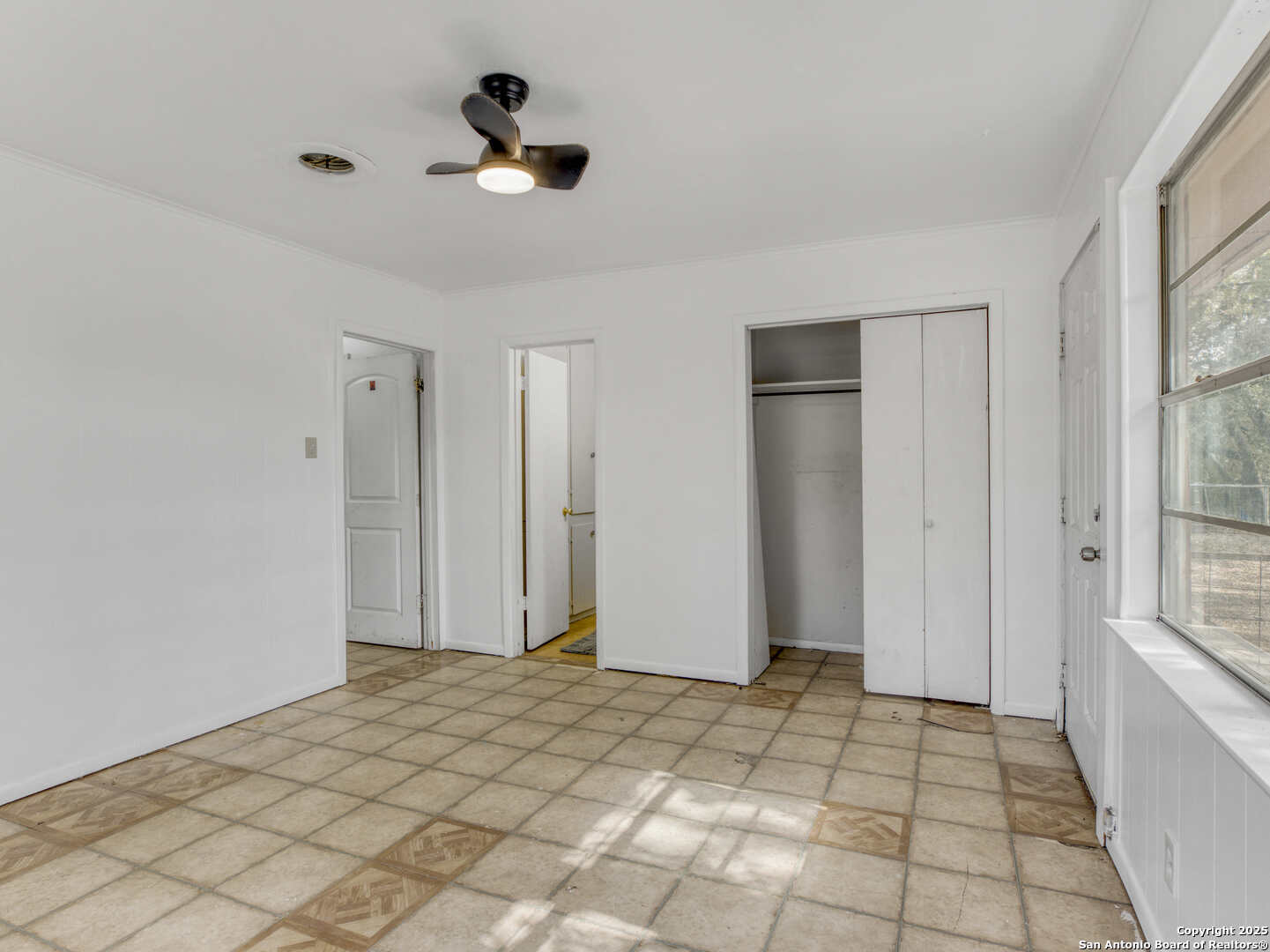 2019 North Park Road Canyon Lake, TX 78133 - Photo 17 of 22 a view of an empty room