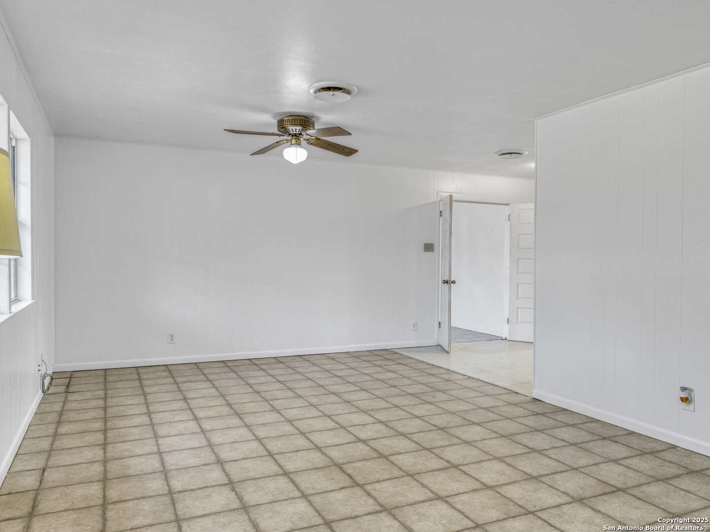 2019 North Park Road Canyon Lake, TX 78133 - Photo 4 of 22 a view of room