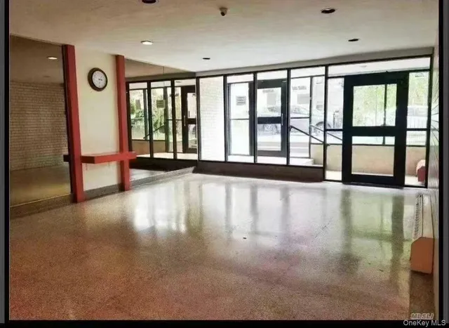 $1,700 | 149-43 35th Avenue, Unit 3I | Murray Hill - Flushing