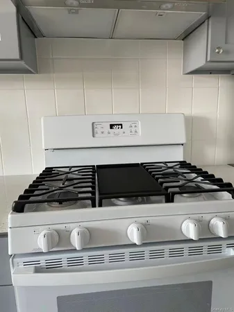 a close view of stove top oven