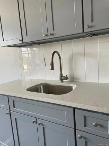 $1,700 | 149-43 35th Avenue, Unit 3I | Murray Hill - Flushing