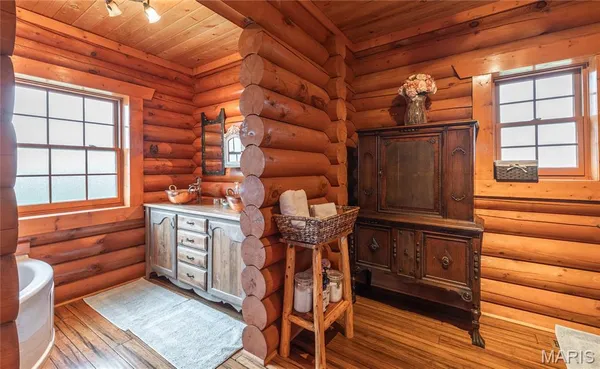 $785,000 | 19176 Hwy CC, Licking, MO 65542