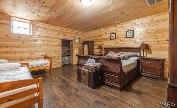 $785,000 | 19176 Hwy CC, Licking, MO 65542