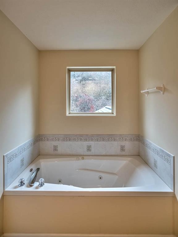 10288 Rinaman Road Wexford, PA 15090 - Photo 18 of 25 Master Bath - Whirlpool Tub & Ceramic Tile Surround