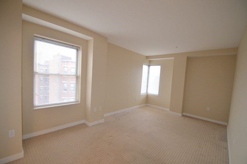 16 Miner Street, Unit 501 Boston, MA 02215 - Photo 34 of 40 an empty room with windows