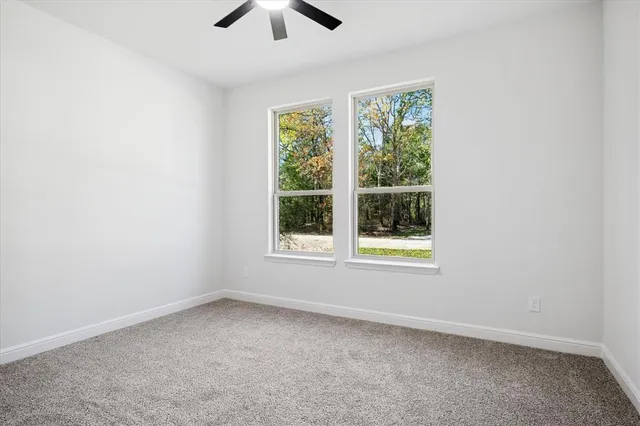 $305,000 | 208 Driftwood Drive, Trinidad, TX 75163