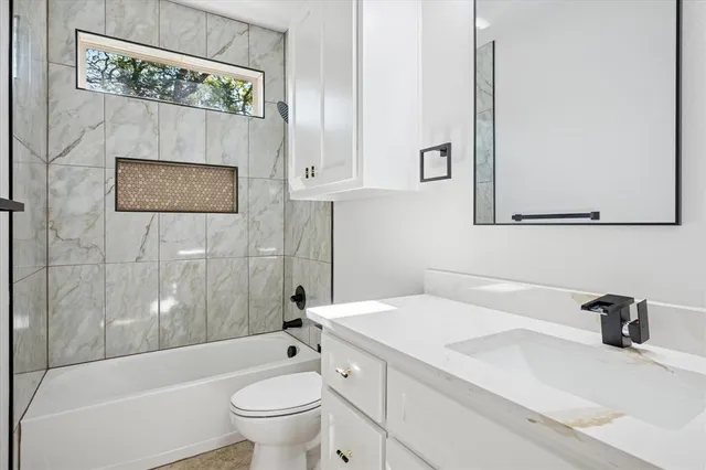 $305,000 | 208 Driftwood Drive, Trinidad, TX 75163