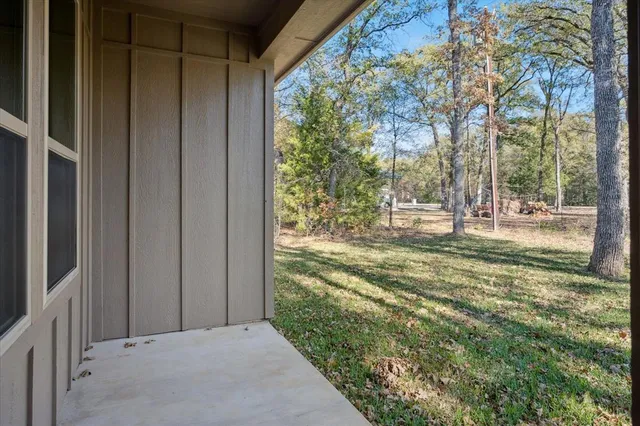 $305,000 | 208 Driftwood Drive, Trinidad, TX 75163