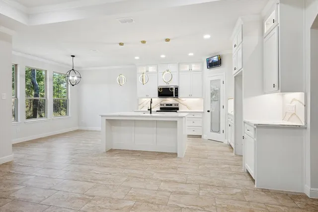 $305,000 | 208 Driftwood Drive, Trinidad, TX 75163