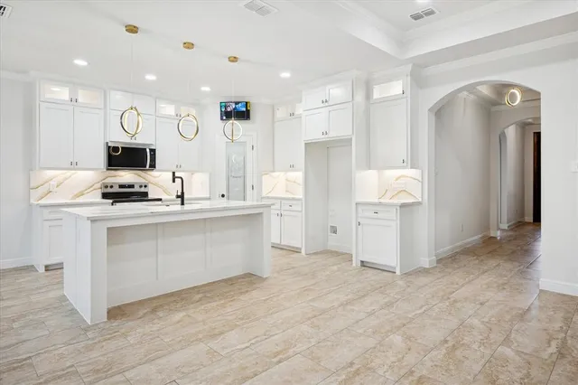 $305,000 | 208 Driftwood Drive, Trinidad, TX 75163