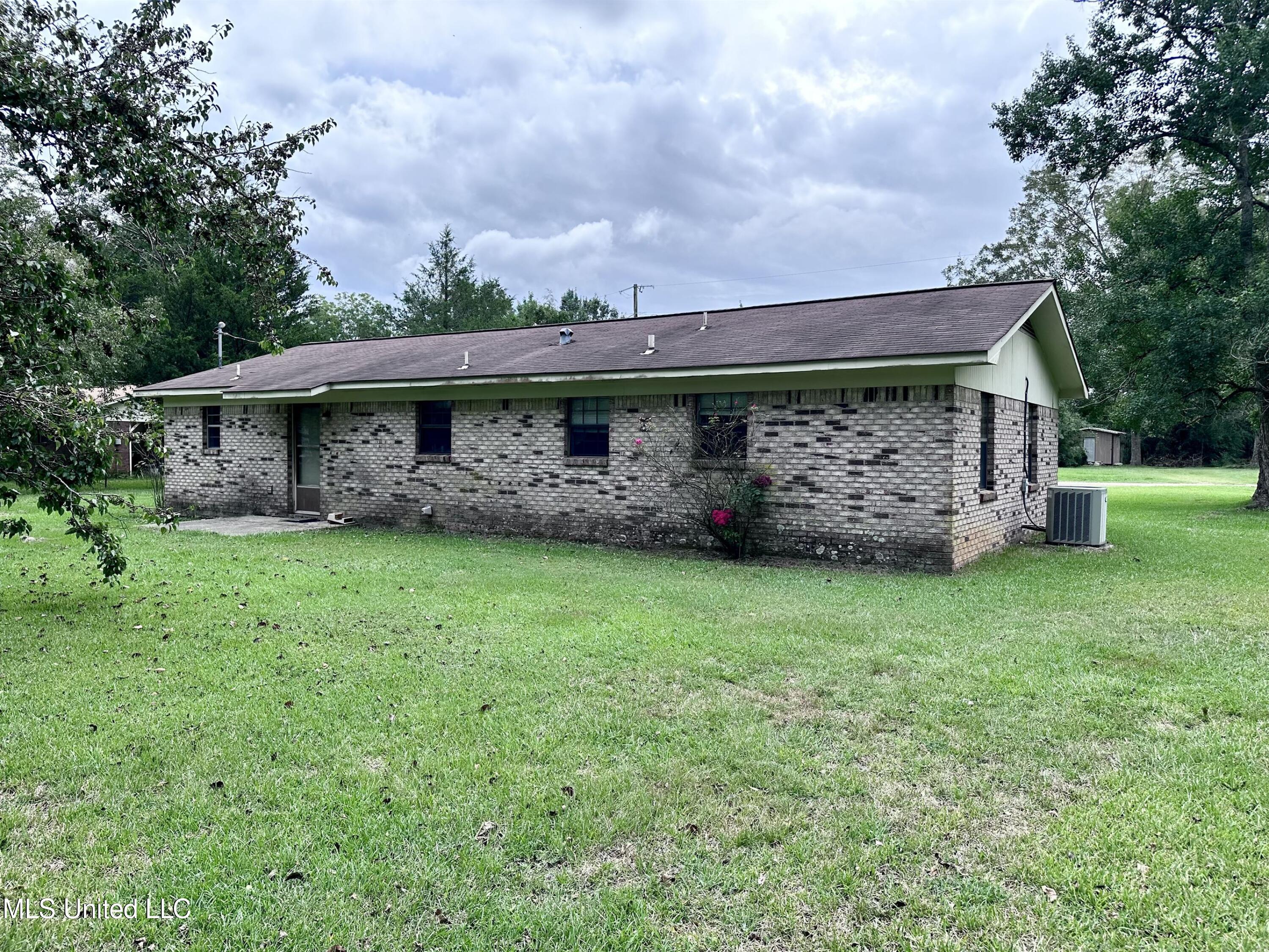 240 Emanuel Street Hickory, MS 39332 - Photo 3 of 17 3.