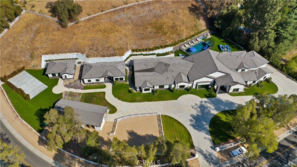 6006 Spring Valley Road Hidden Hills, CA 91302 - Photo 35 of 36