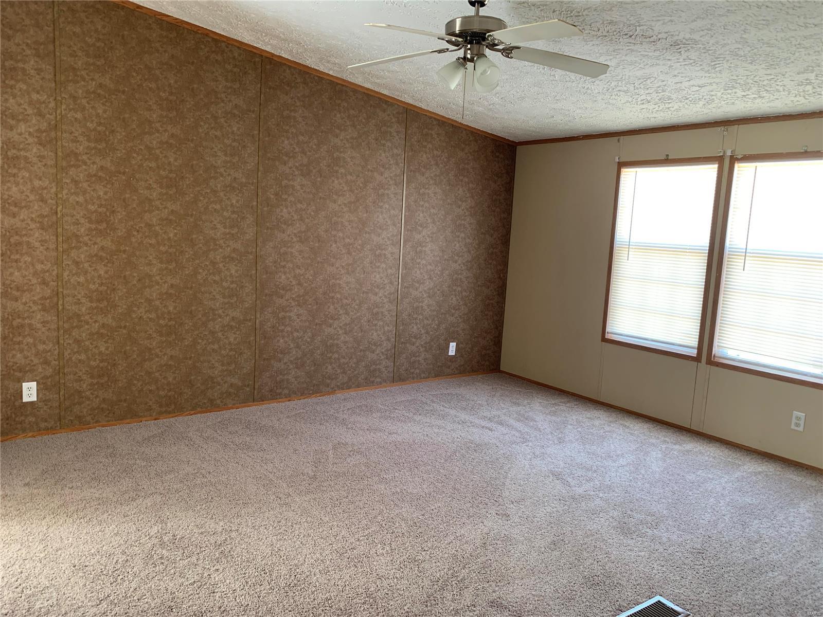 4000 Shaw Road Bunker Hill, IL 62014 - Photo 14 of 21
