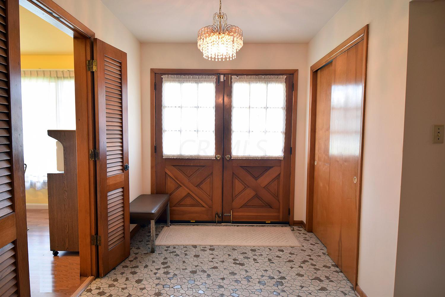 734 Ross Road Columbus, OH 43213 - Photo 5 of 38